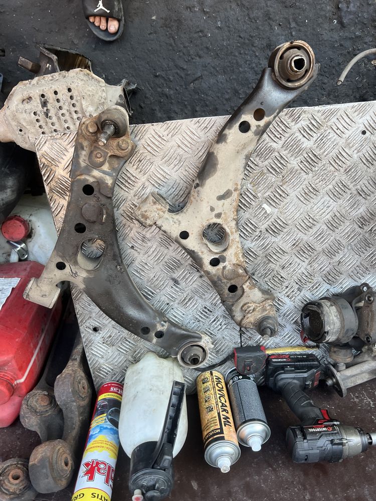 Рычаг передний Тойота карина е toyota carina e 93год