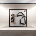 Bburago 2в1 McLaren MCL60 та 3D Трасою British GP 2023 #4 Lando Norris