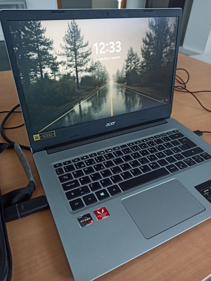Notebook Acer seminovo