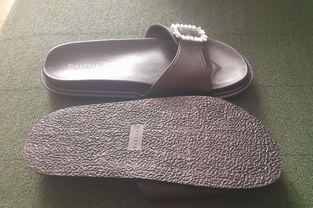 Кожаные шлёпанцы