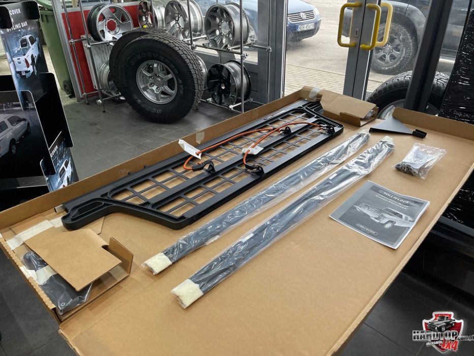 Przegroda Skrzyni Cargo Manager Roll'N'Lock Toyota Hilux Revo