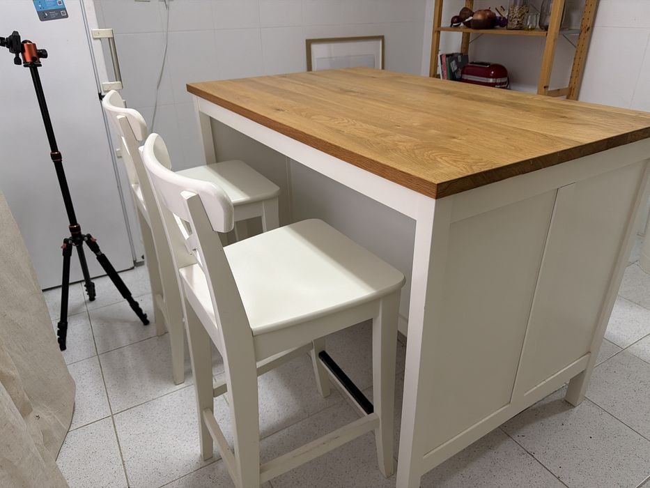 2 Ilhas de cozinha IKEA Tornviken + 2 cadeiras altas