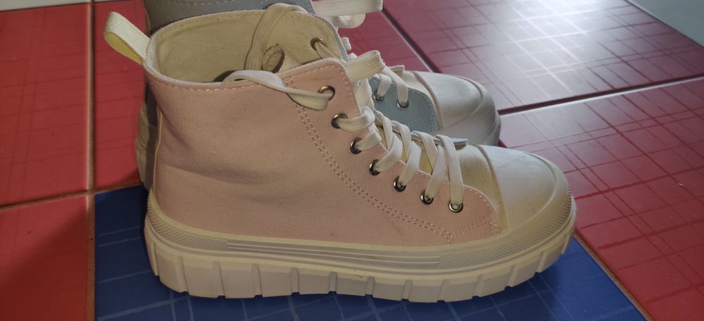 Trampki na koturnie 41