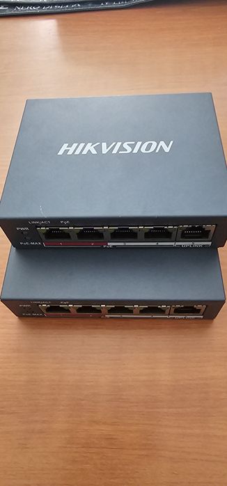 Switch Hikvision DS-3E0105P