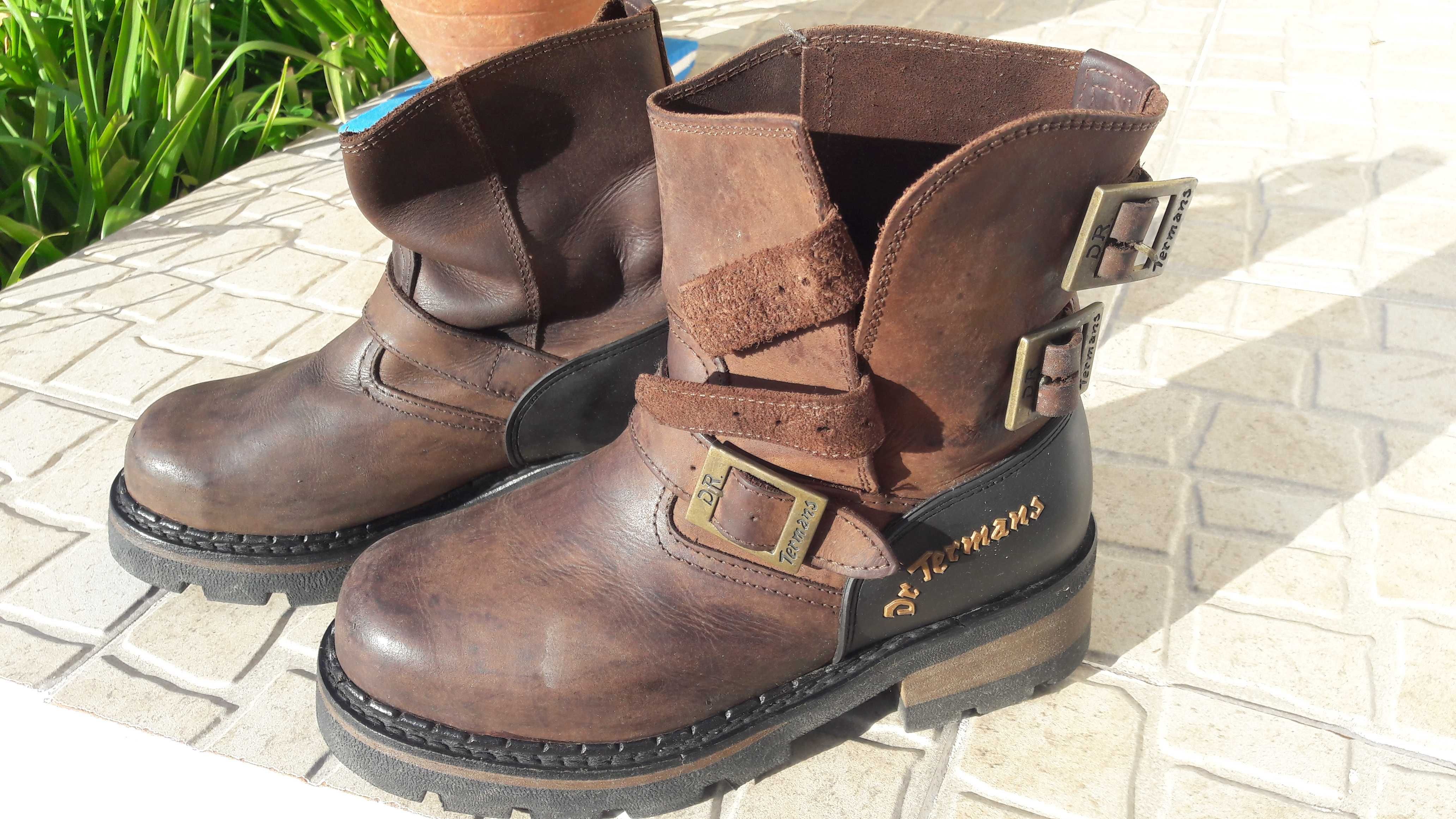 Botas Dr Termans em pele.