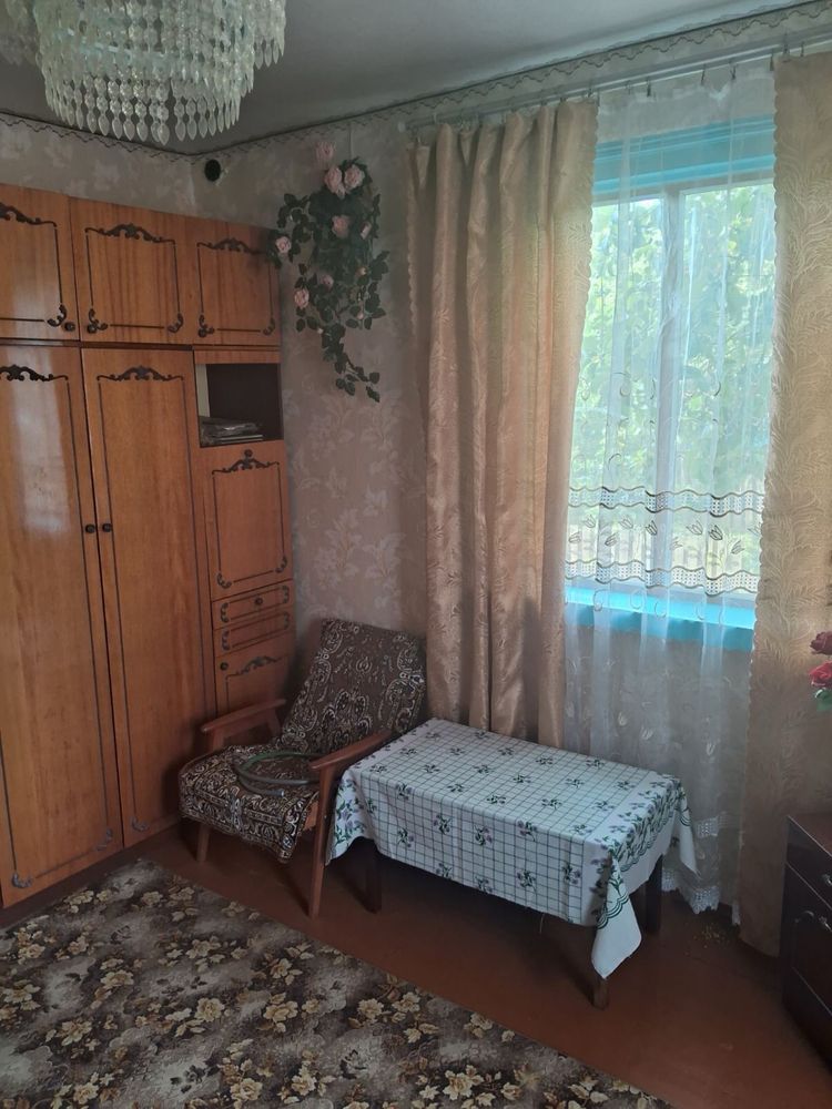 Продам будинок із земельною ділянкою