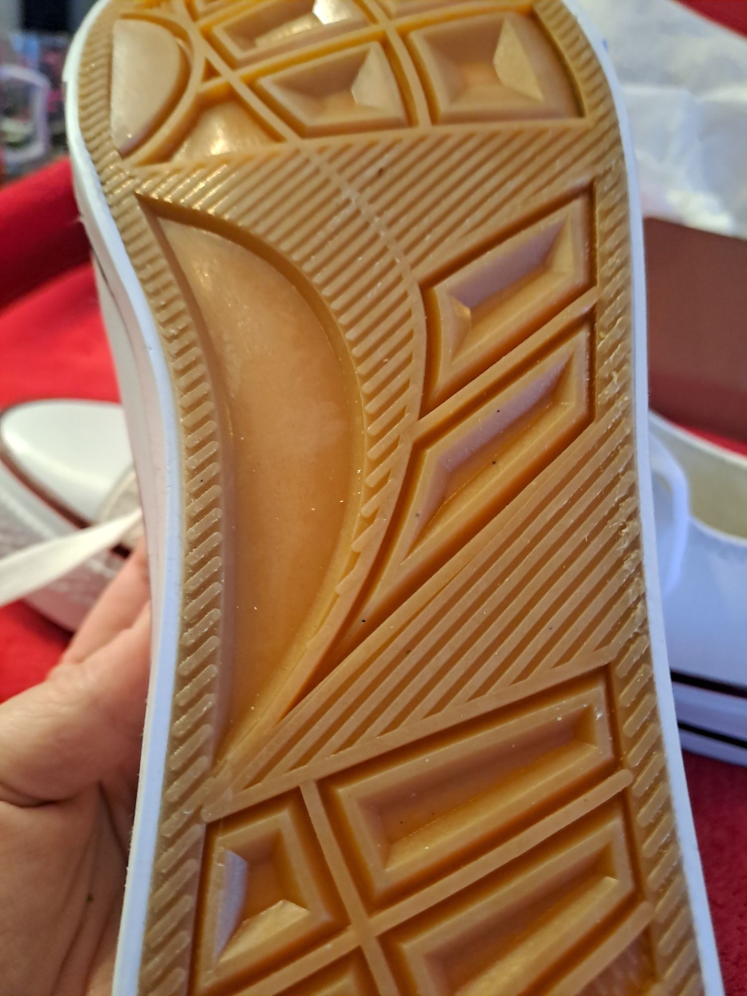 Białe trampki. Nowe. Rozmiar 42