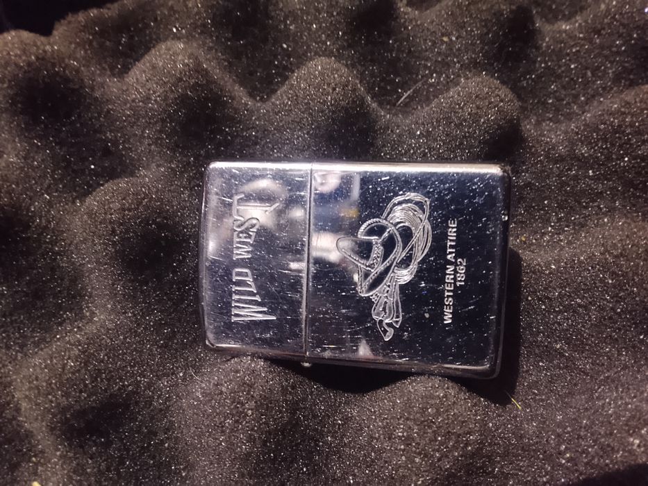 Esqueiros Zippo novo e usado