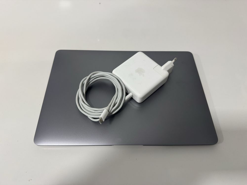 MacBook Air (retina, 13-inch,2019)