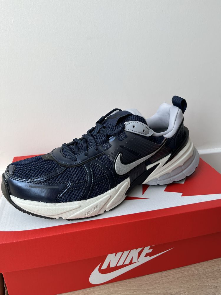 Оригінал Nike (42,5-44) V2K Run HJ4497 Нові Кросівки Кроссовки Кеди