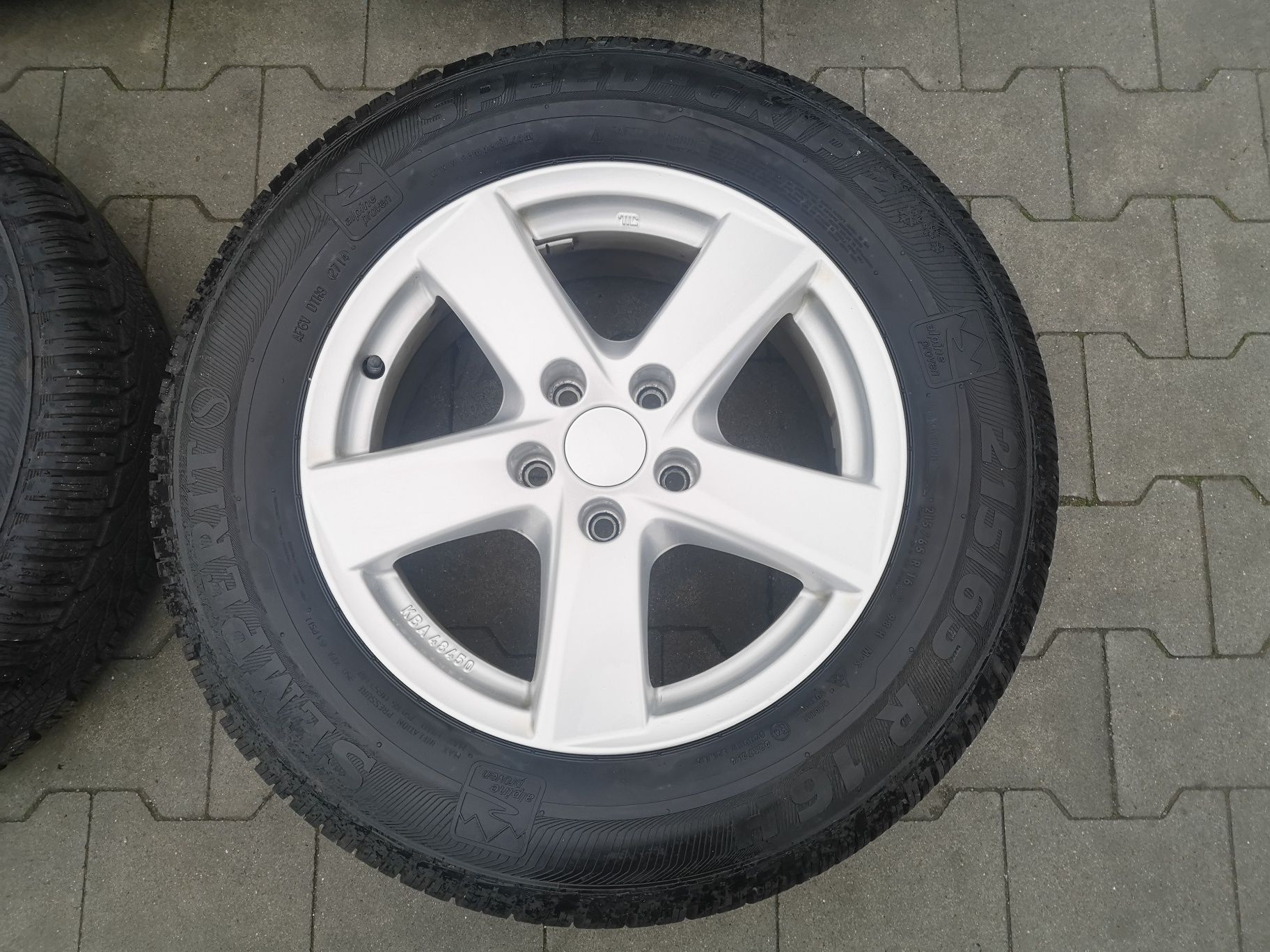 Tiguan felgi aluminiowe 5x112 Q3 6,5x16 ET33 opony ZIMOWE 215/65r16