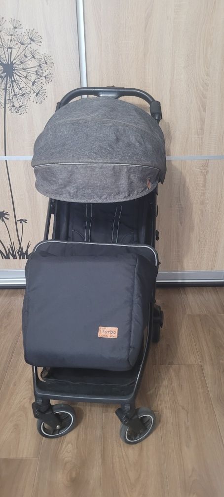 Продам прогулочную коляску Turbo Carrello