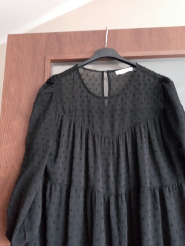 Sukienka damska czern 42 Reserved falbany