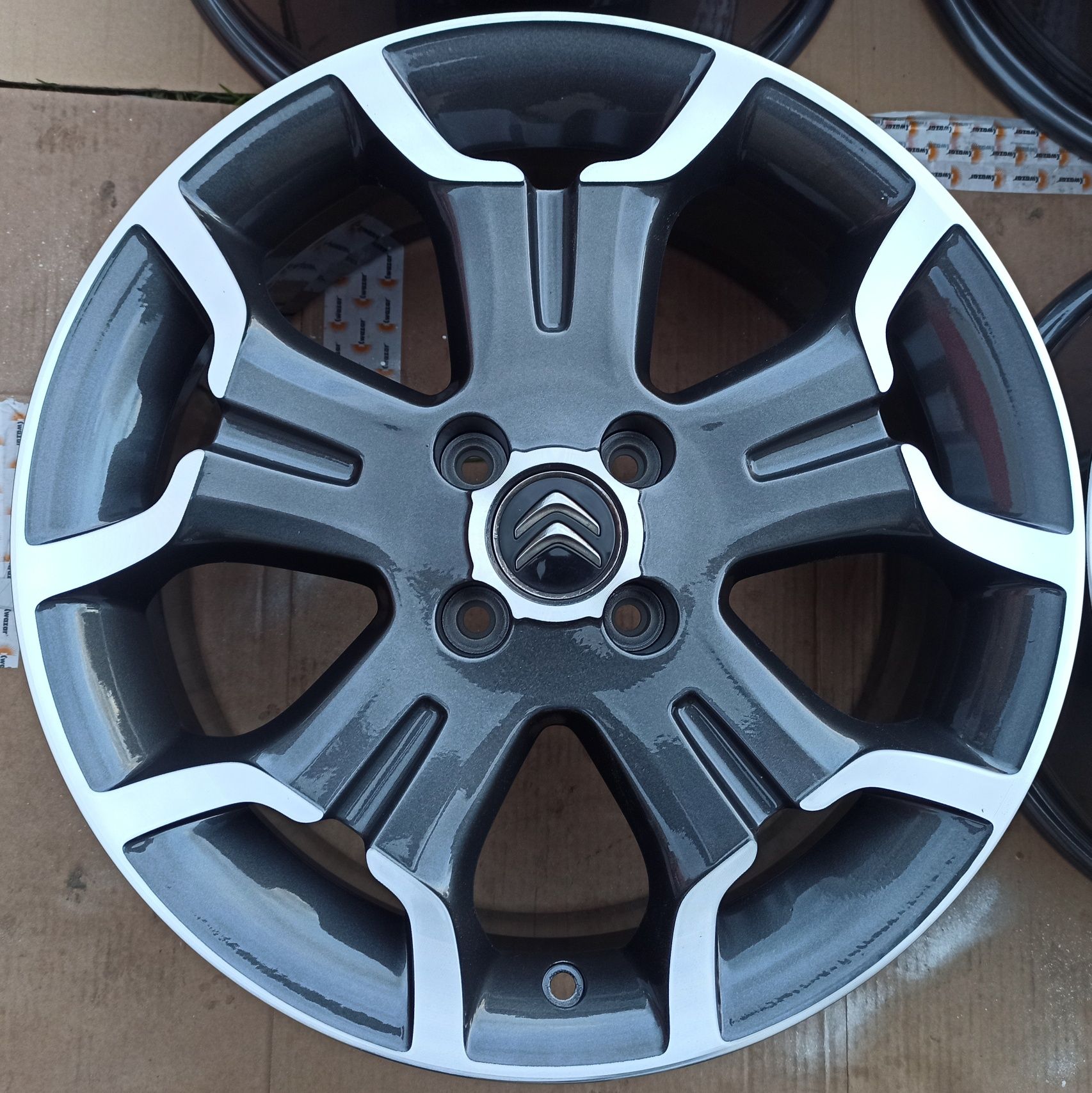 Felgi Citroen C3 C4 DS3 DS4 DS5 Cactus 7x17 ET25 4x108 Grafit