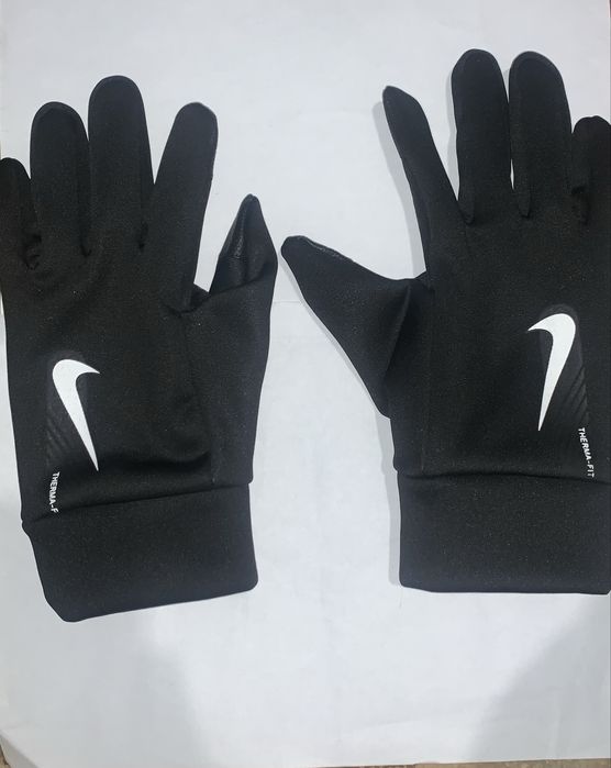 Рукавички Nike.