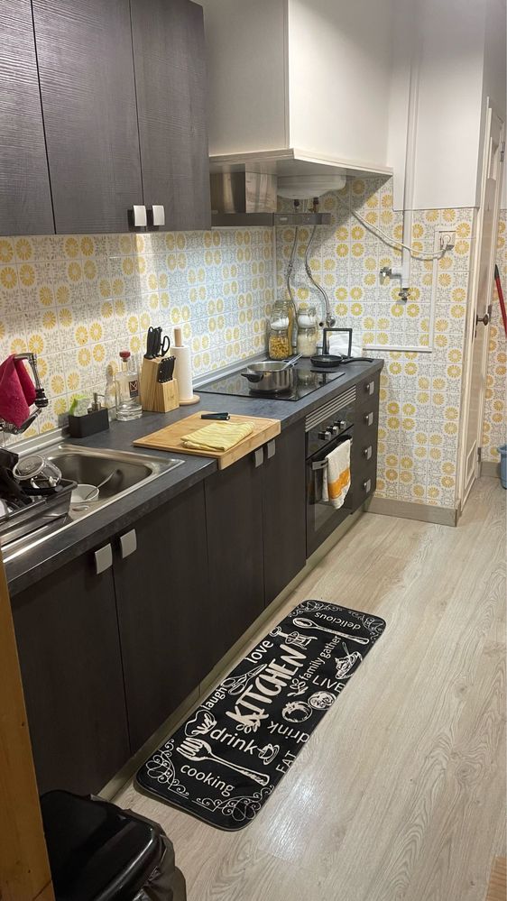 Quarto na rinchoa em frente a estação