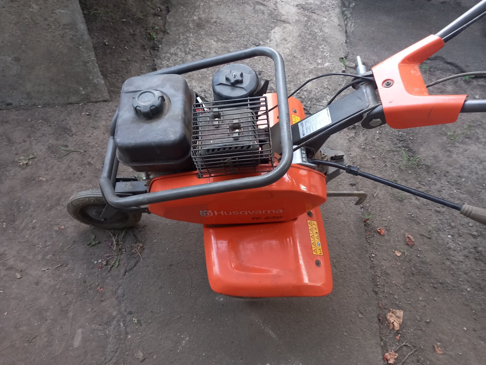 Продам культиватор Husqvarna TF 230