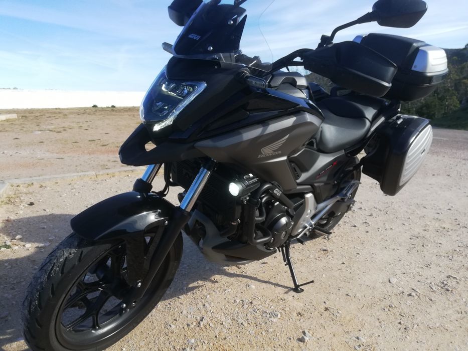 Honda NC750x (como nova)