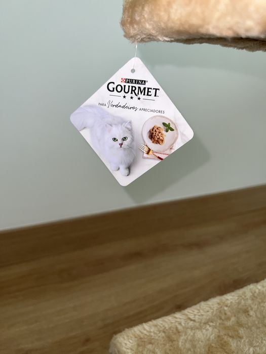 Arranhador para gato novo