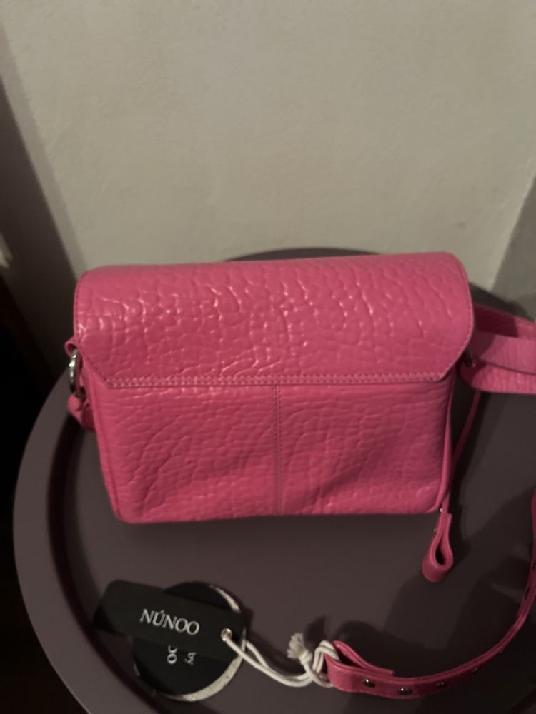 Трендова сумка Nunoo Honey рожева шкіра