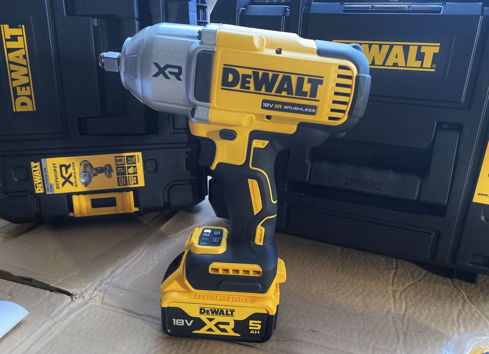 Ударный гайковерт DeWALT DCF900P2T