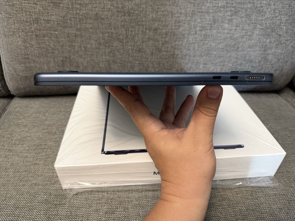 MacBook Air M2 2022 8/256gb