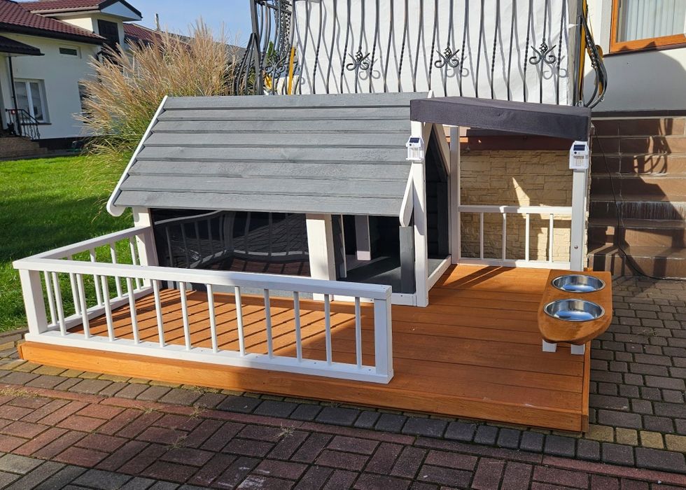 Buda dla psa z oknem i tarasem VIP 2