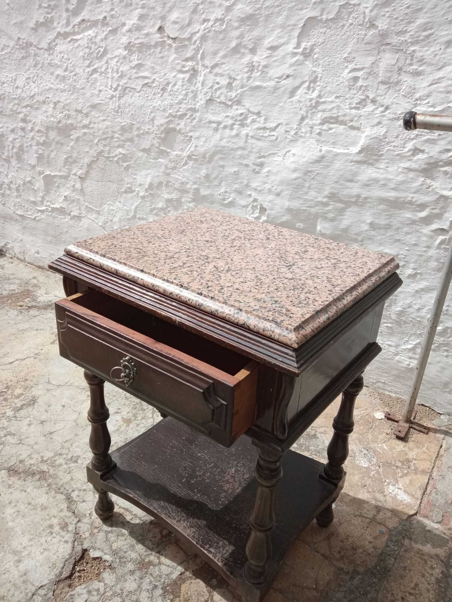 2 mesas cabeceira mogno usadas estilo Séc XIX com pedra mármore