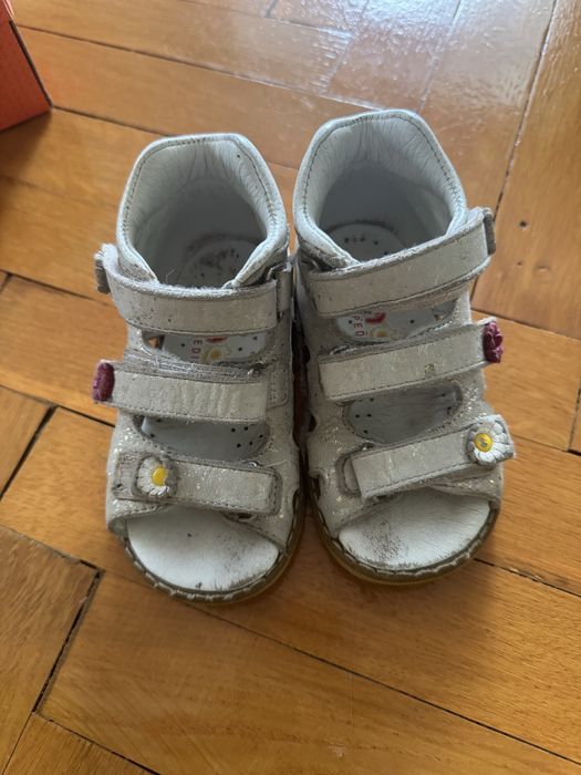 Ортопедичні басоніжки на дівчинку