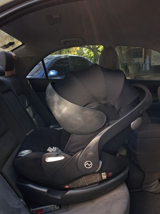 Продам автокресло - автолюлька Cybex .