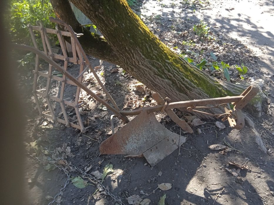 Кінний плуг з бороною бу