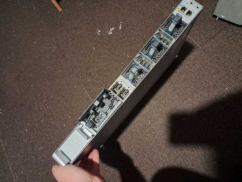 Switch Cisco c3850 używany