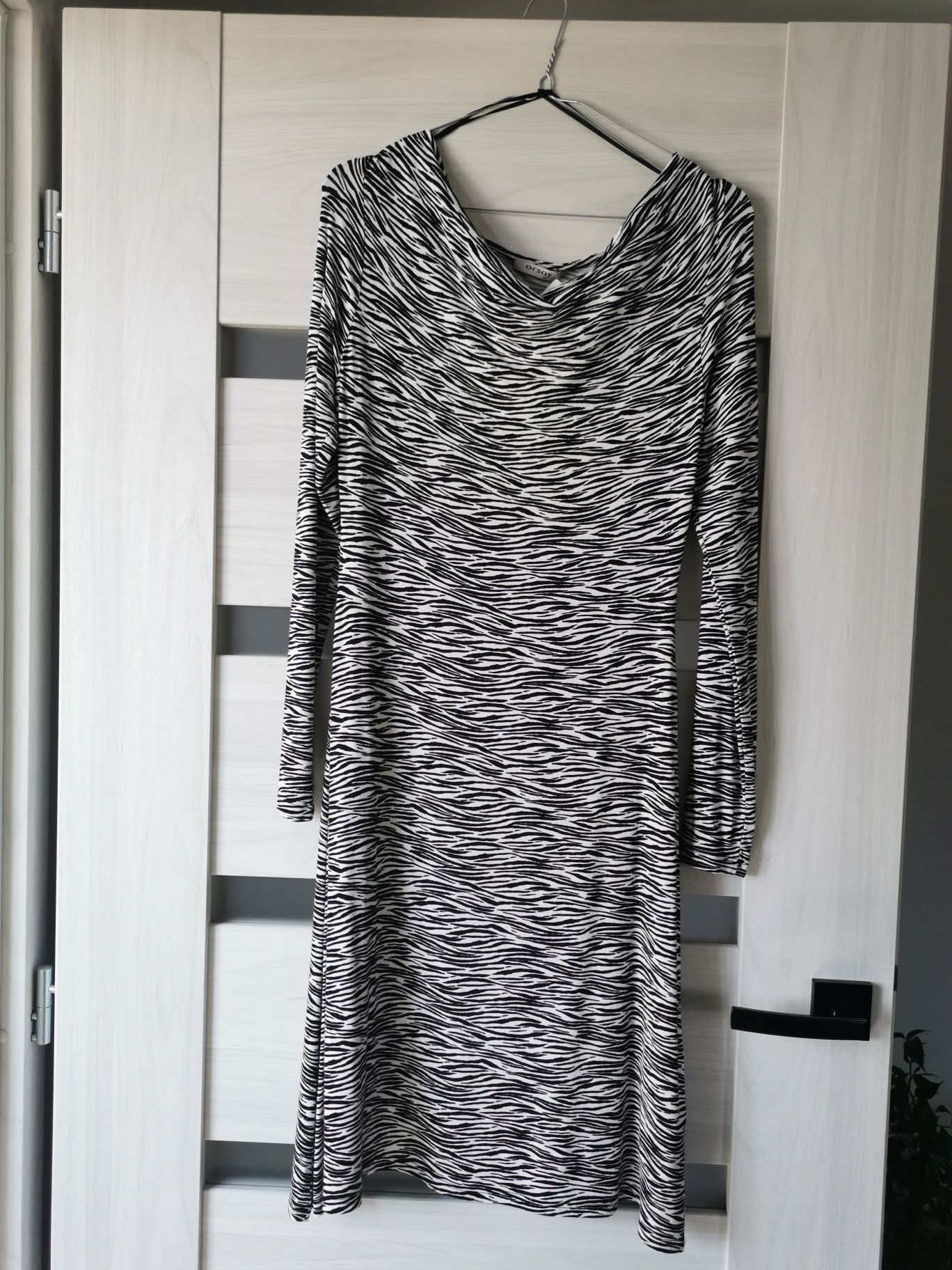 Sukienka biało-czarna Orsay