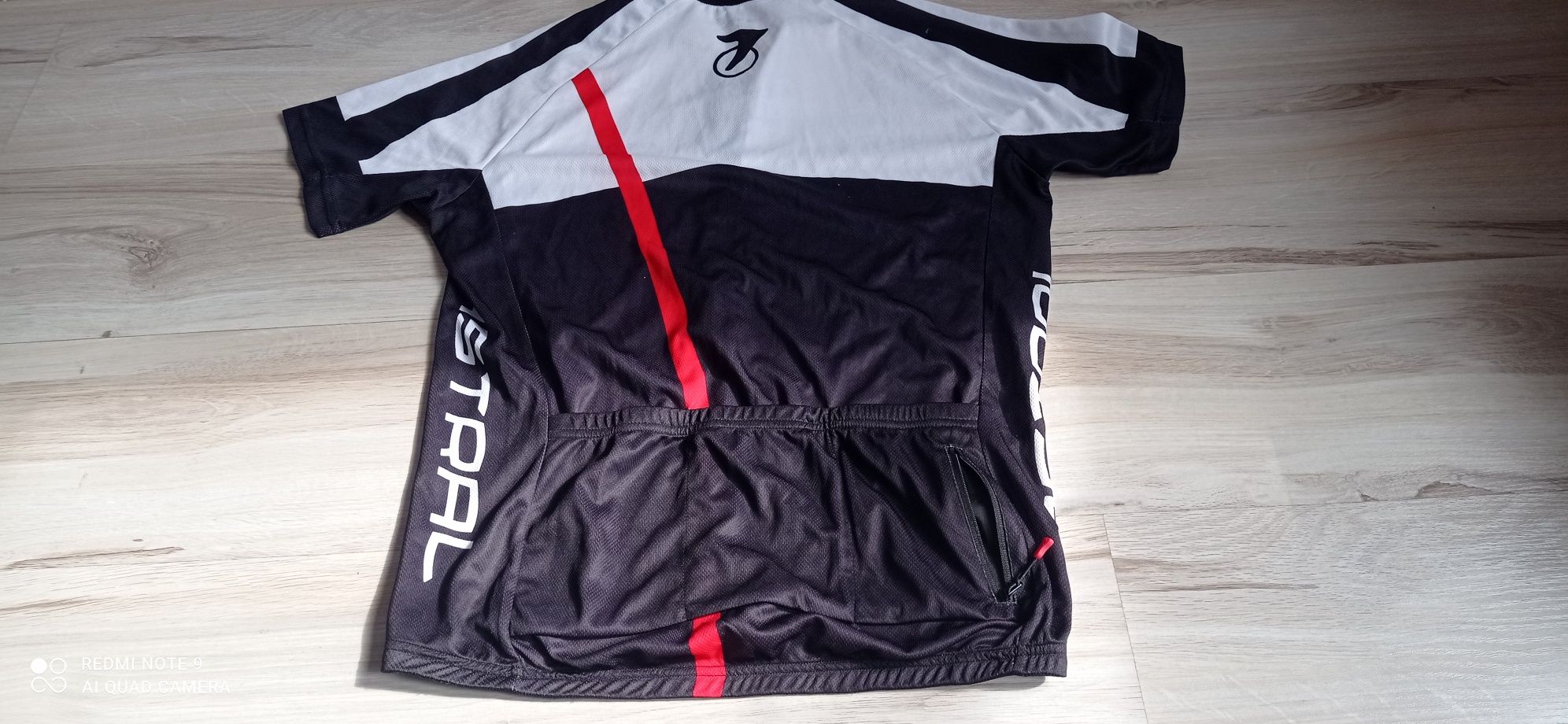 Bluzka bluza na rower firmy astral r. L nowa bez metki