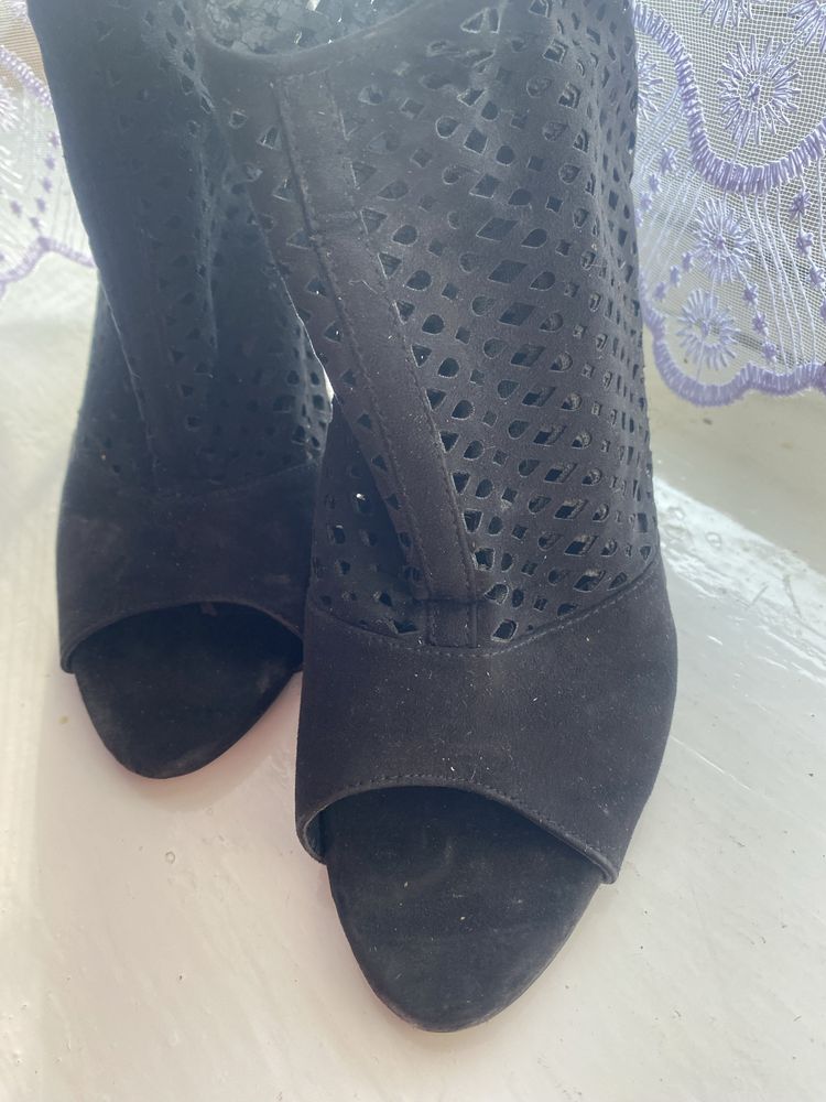 Botki czarne Zara