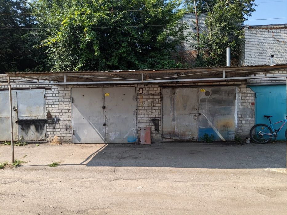 Продам кирпичный сдвоенный Гараж, кооператив "Кременчуцький" по ул. П