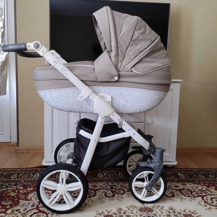 Коляска Roan Bass 2в1