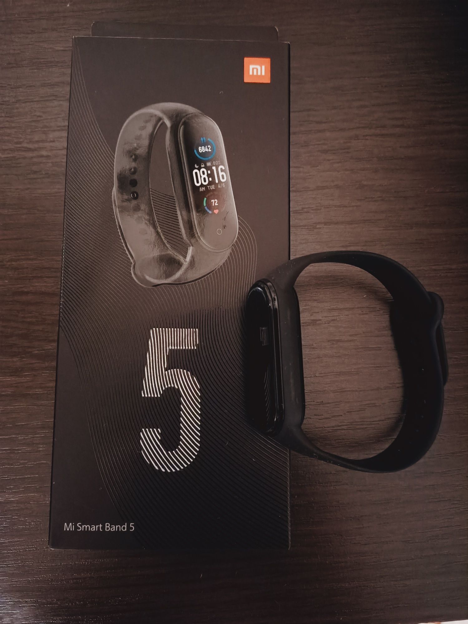 Продам наручные часы MI  Smart Band 5