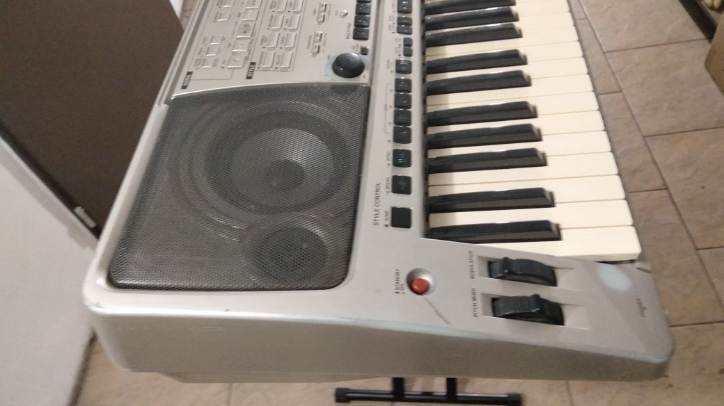 Keyboard Yamaha psr2000