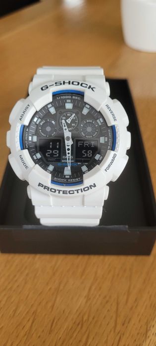 Zegarek Casio G-SHOCK PROTECTION biały