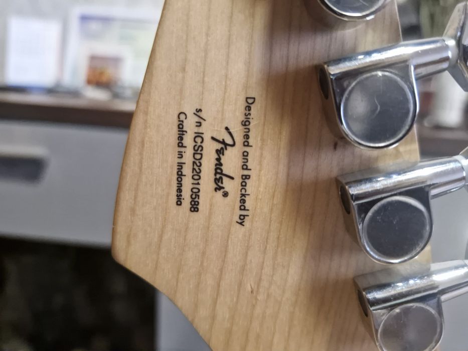 Fender Squier Sonic Stratocaster(Arctic White)