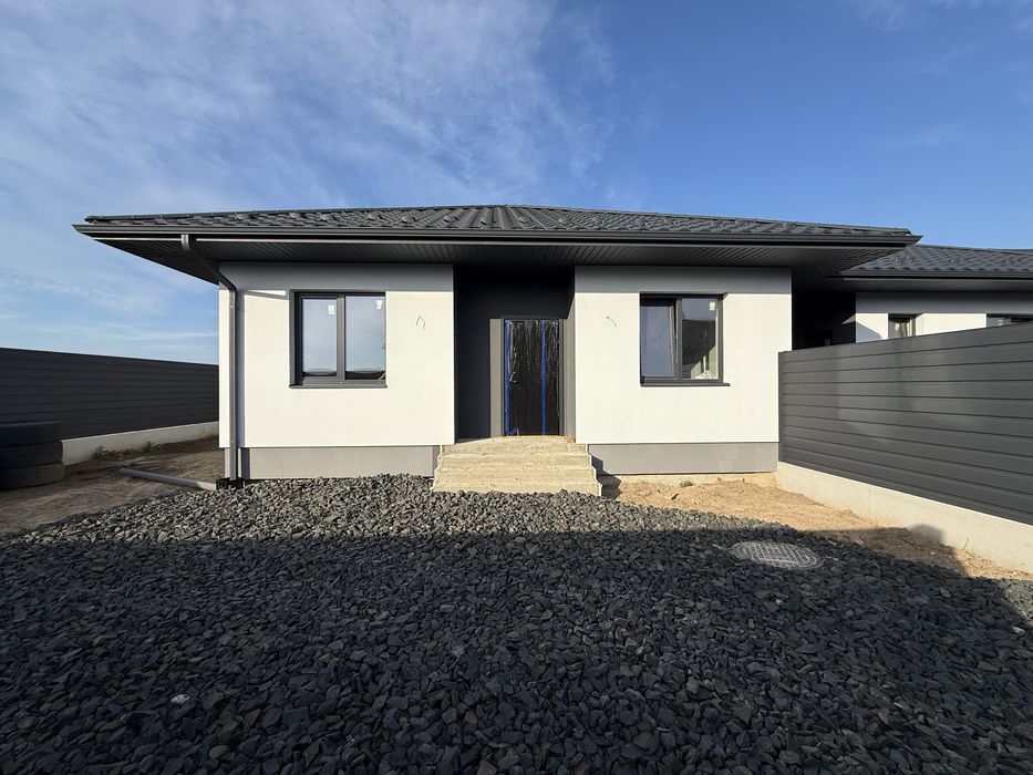 Продаж дуплексу на ділянці 2.5 сот. за привабливою ціною у Струмівці.