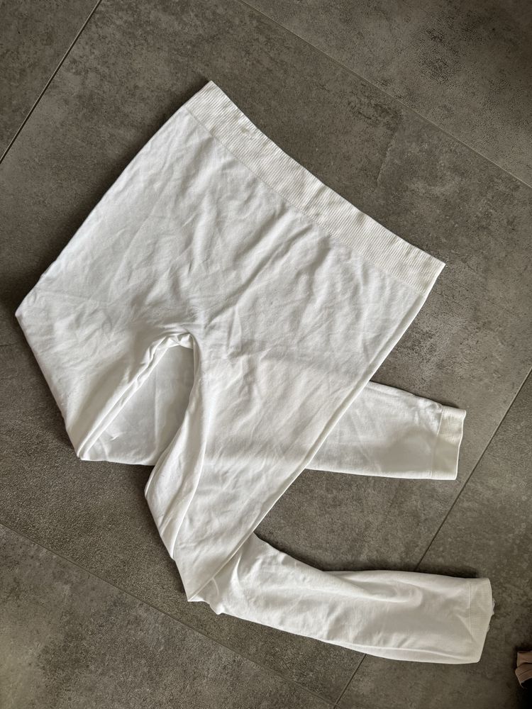 Biale legginsy rajstopowe