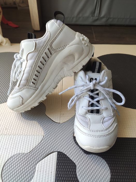 Białe sneakersy caterpillar 28 plus kalosze gratis
