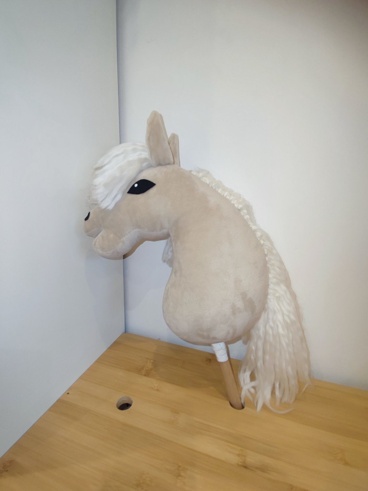 Hobby horse izabelowata beżowy, lekki, wielkość A4, szyty ręcznie