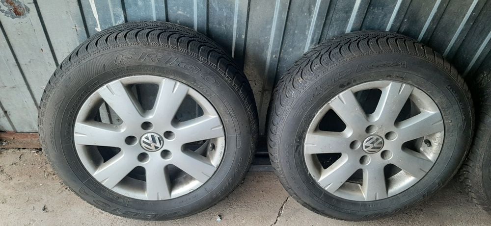 Opony zimowe z felgami  volkswagen Touran rozmiar 15