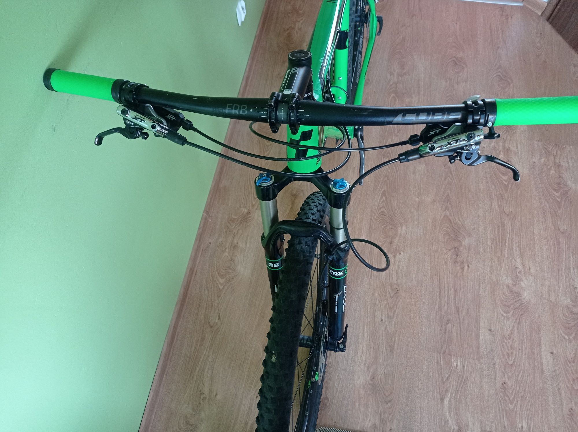Cube Reaction full XT karbon carbon