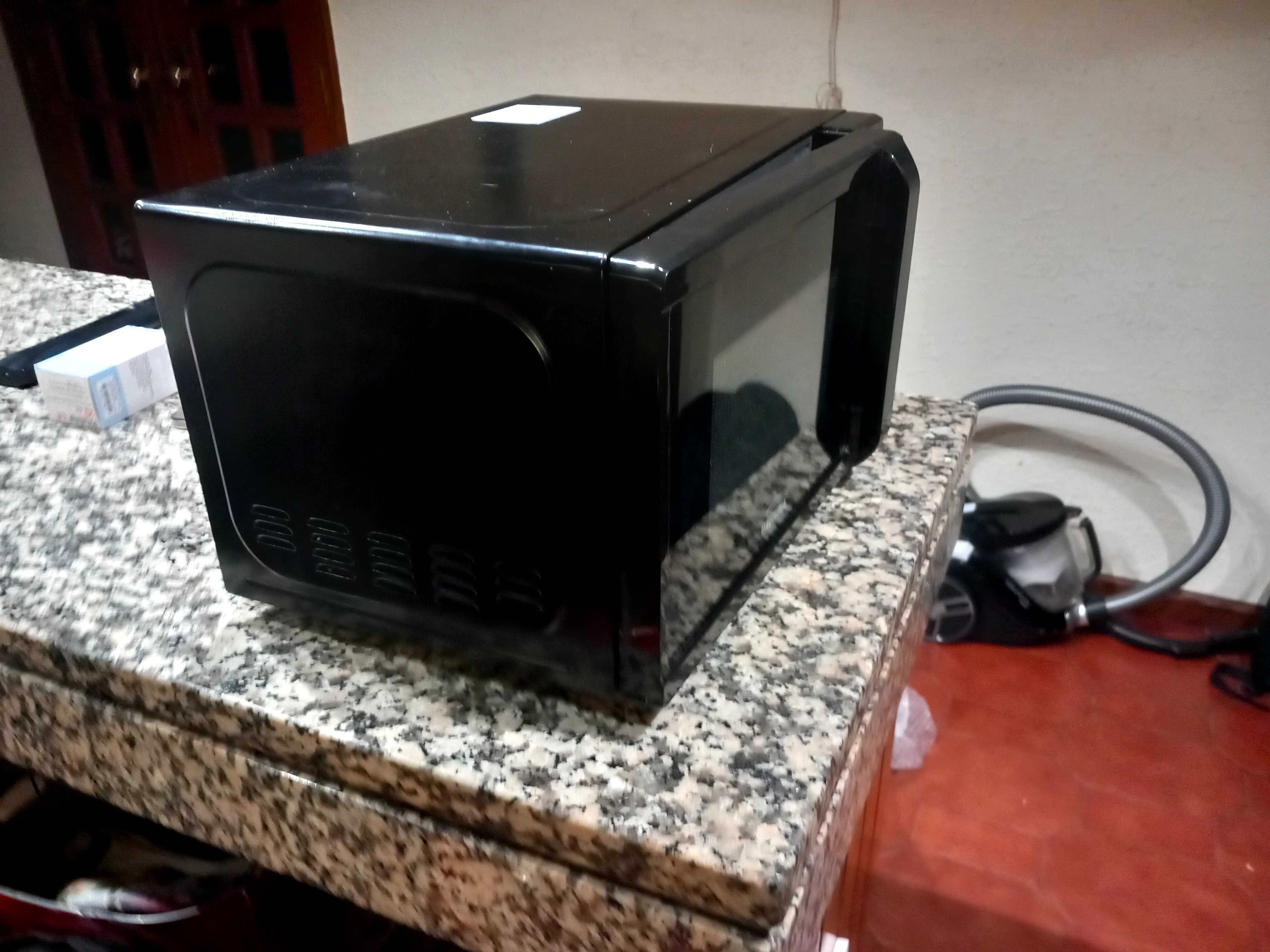 Vendo microondas iletronia em bom estado