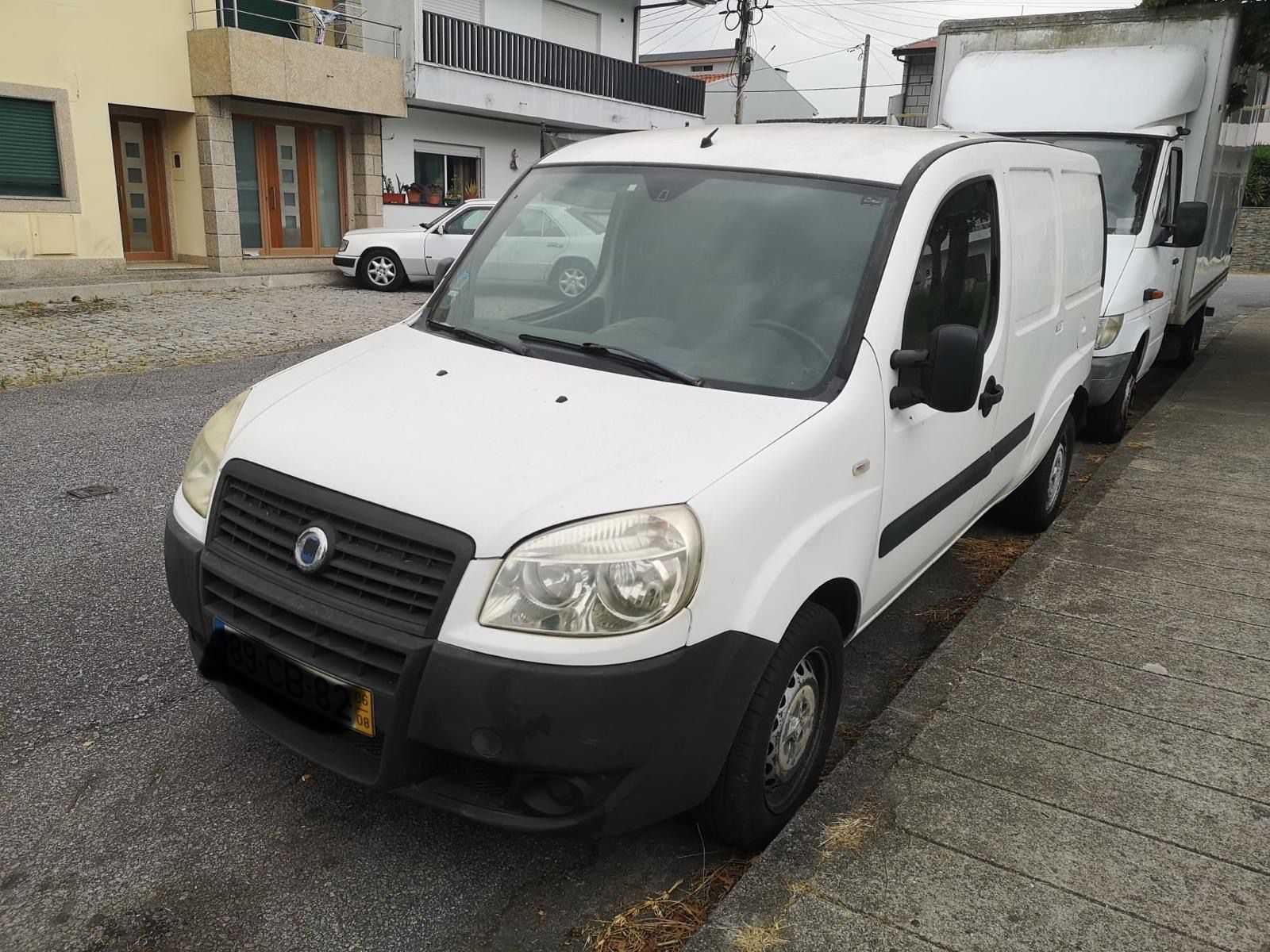 Fiat Doblo com problemas no motor mas trabalha