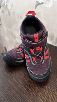 Кросівки quechua дитячі оригінал. Розмір 33-34 термо